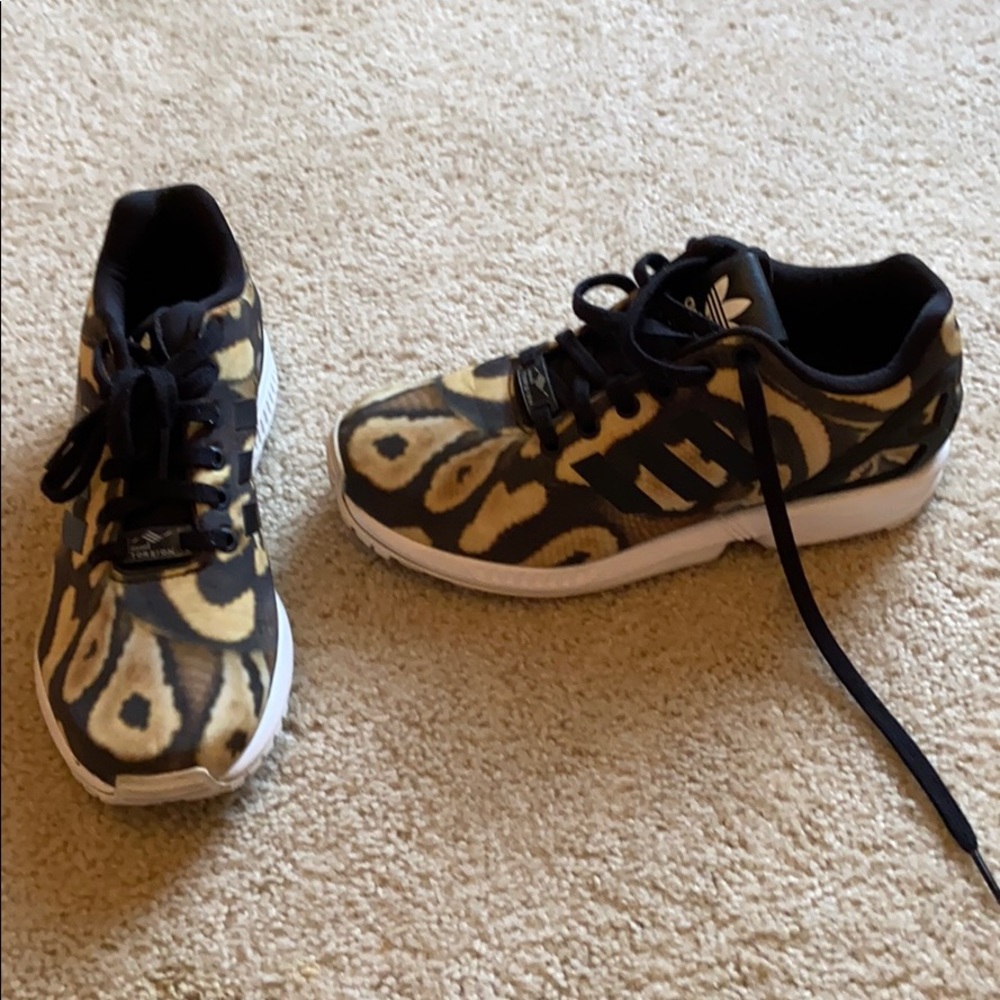 adidas sneakers 🐍